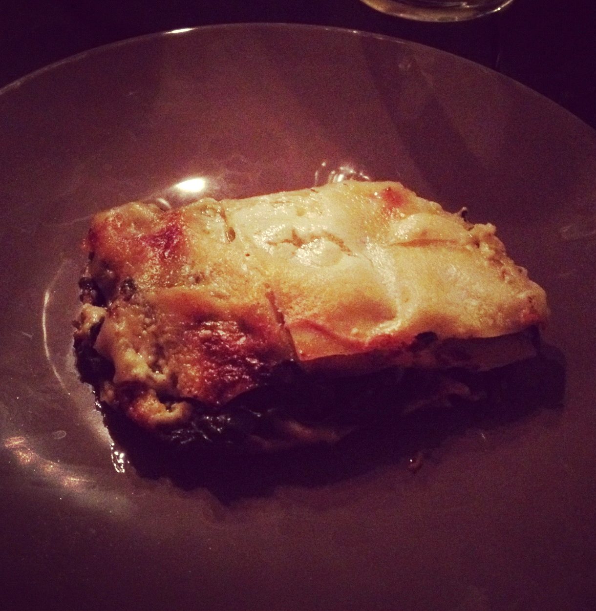 Lasagna met spinazie, geitenkaas en eekhoorntjesbrood
