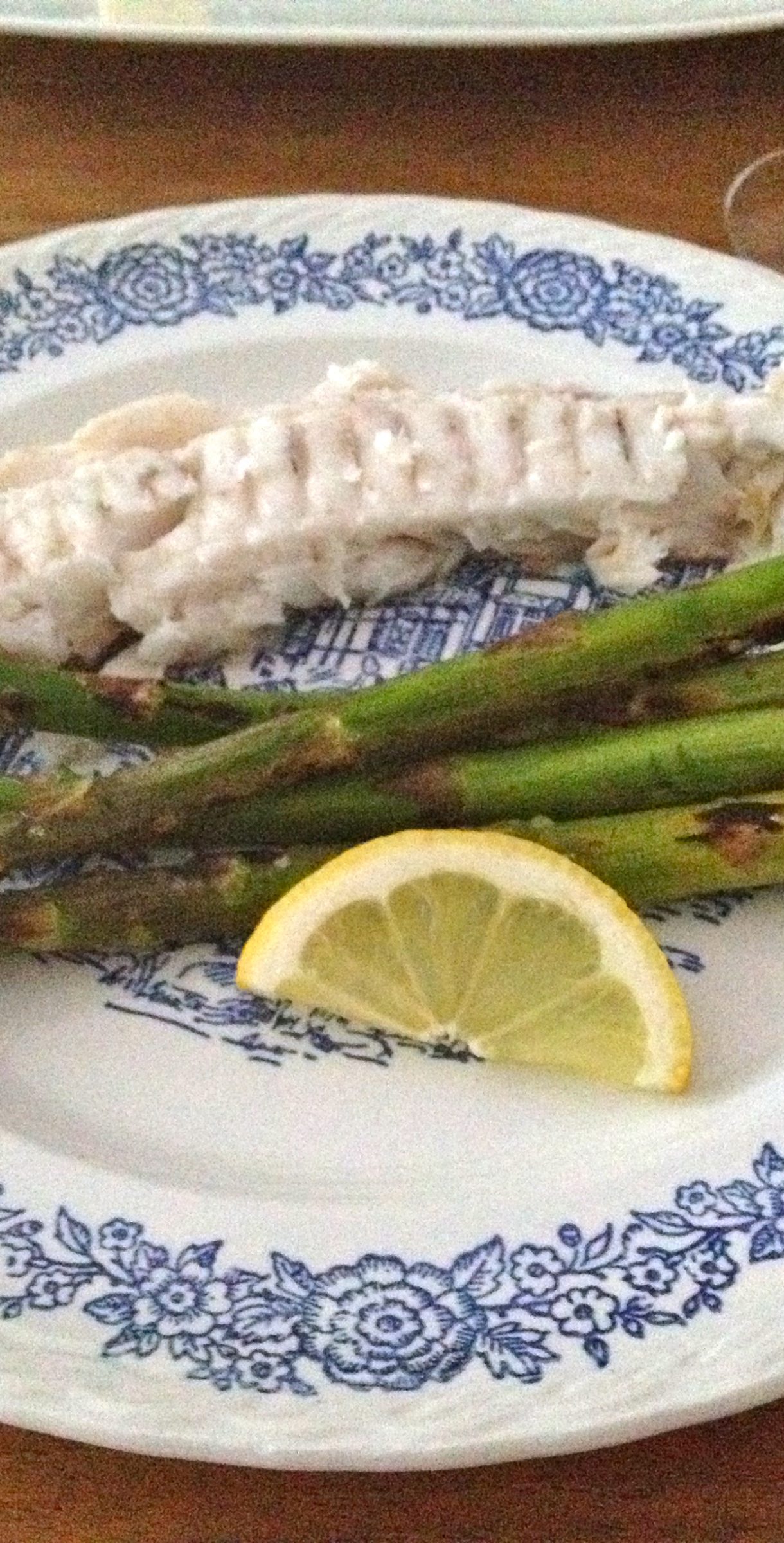 Wilde dorade met groene asperges
