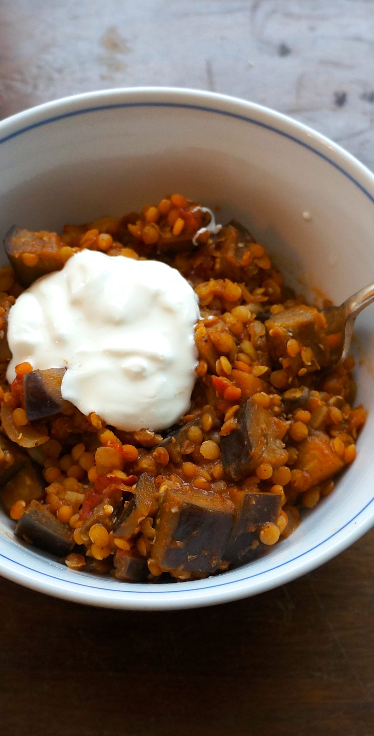 Linzencurry met aubergine
