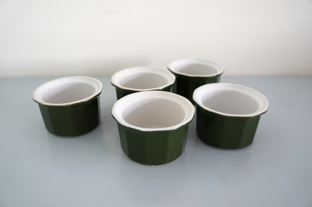 5x Emile Henry groene, achthoekige soufflébakjes - Image 2