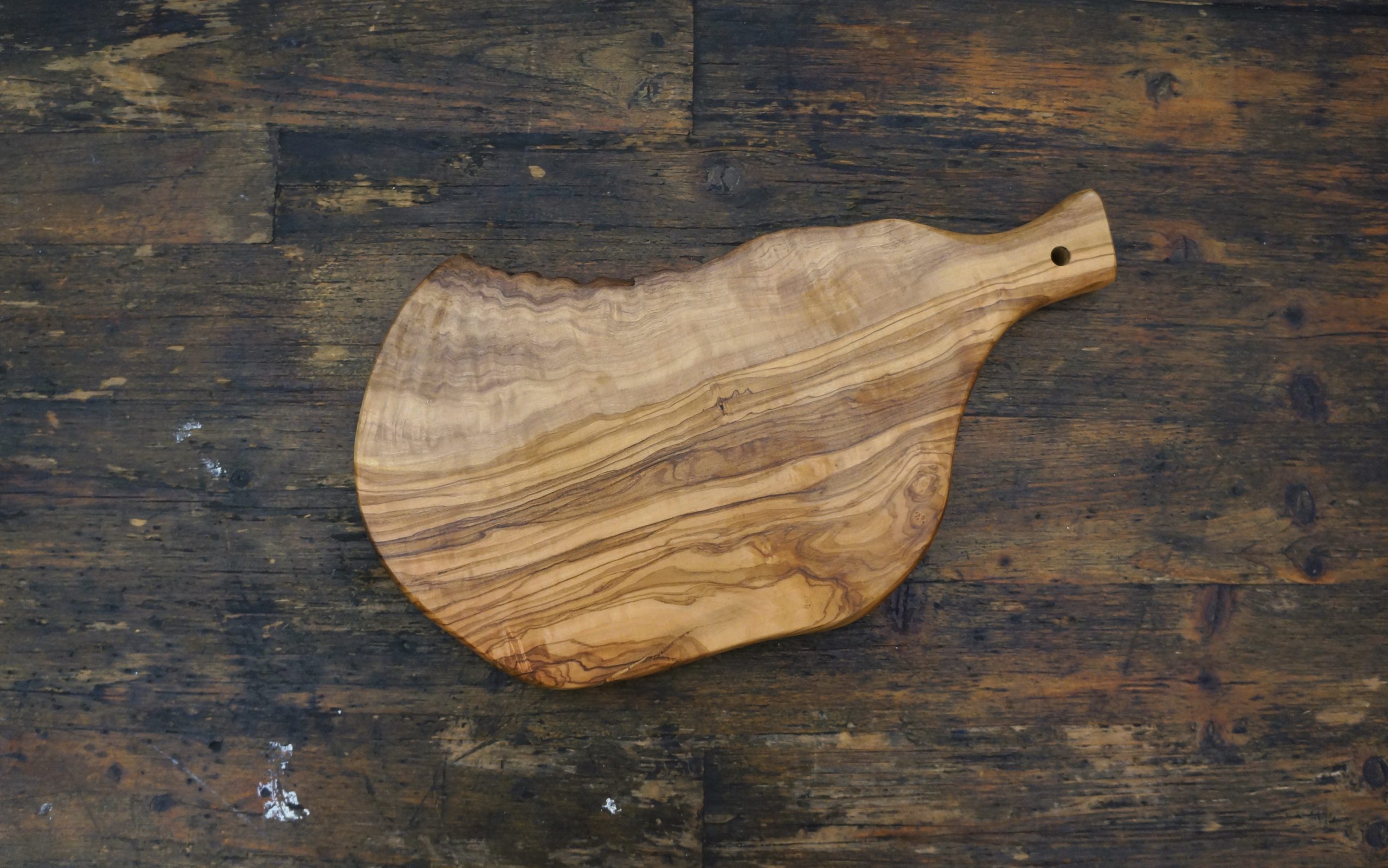 Zware olijfhouten plank ca. 32 x 13 x 2,5 cm