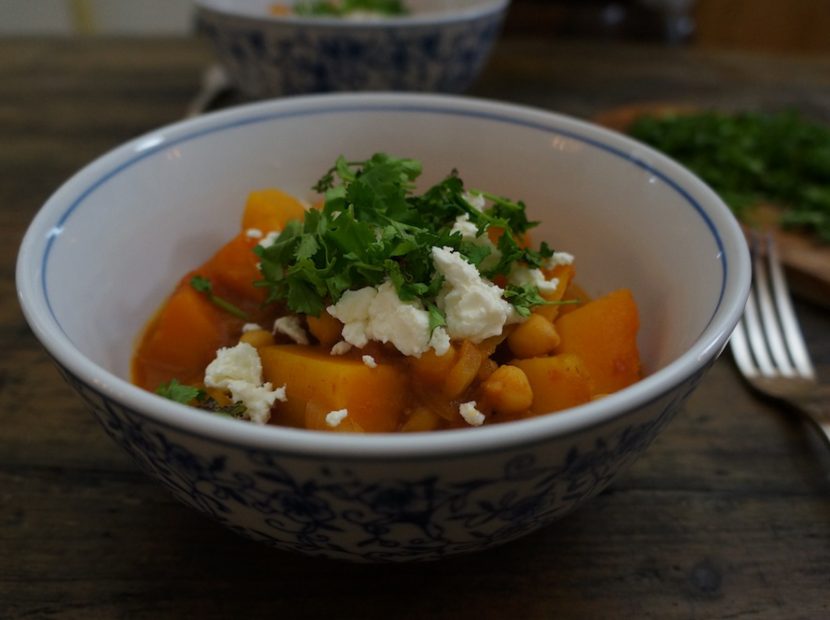 pompoencurry met kikkererwten en feta