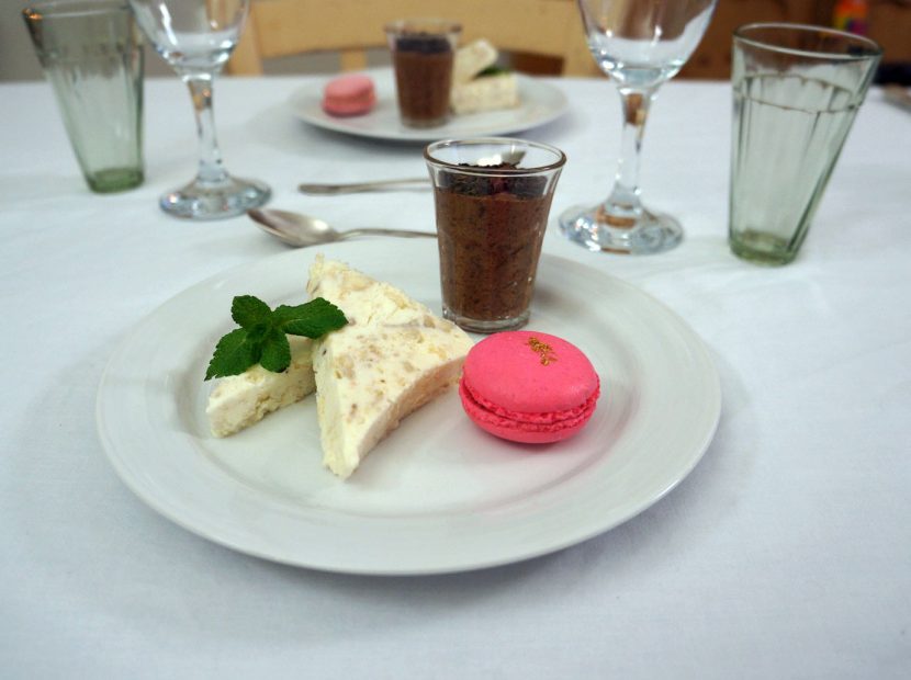 Petit-grand-dessert-chocomousse-bananenparfait-macaron